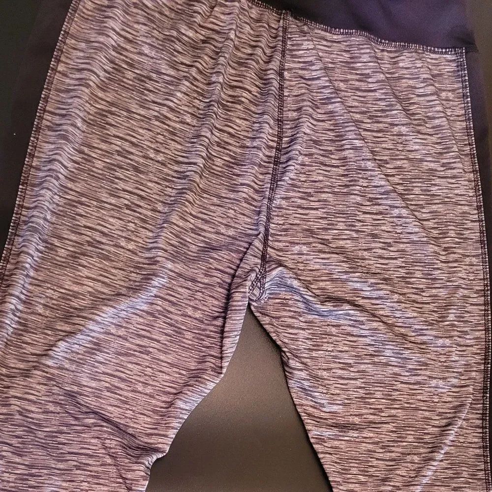 WOMEN"S LONG BLACK & GREY LEGGING